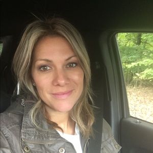 Meet your Posher, Dana